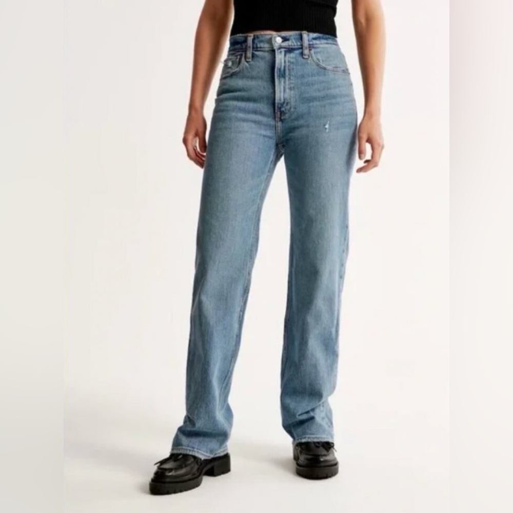 A&F High Rise 90s Relaxed Jeans Size 29/8 Regular Mid Blue Wash